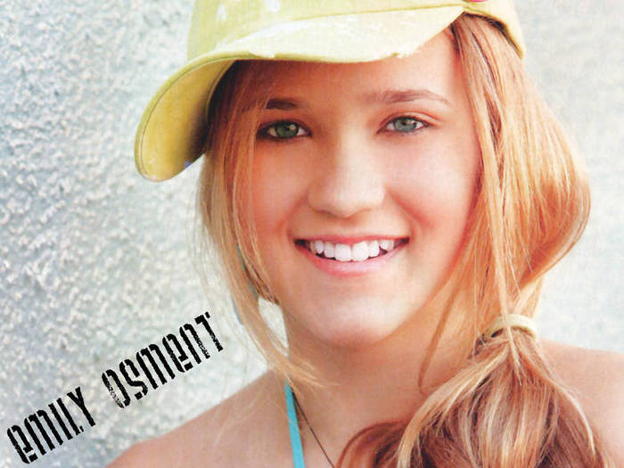 va place de Emily Osment dar de sapca ei?