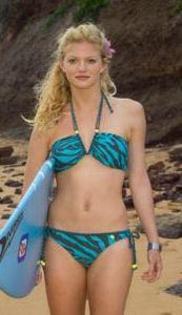 in costum pe plaja - cariba heine poze rare