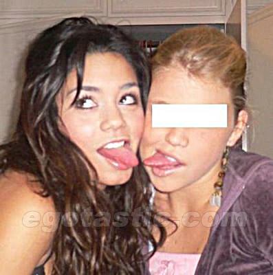 vanessa-hudgens-kissing-girls-04.0.0.0x0.397x400 - vanessa hudgens imagini personale