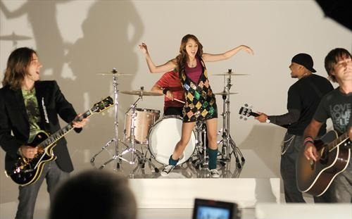 miley-cyrus_COM-7things-musicvideo-filming-2008jun2-098