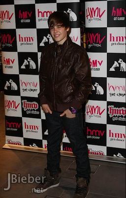  - 0_0 HMV London Signing 0_0