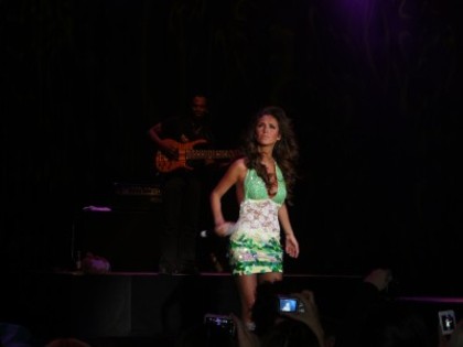 anahi5 - Anahi in Romania