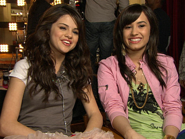 95731_behind-the-scenes-selena-gomez-and-demi-lovato-talk-one-and-the-same-music-video - poze cu demi si sely