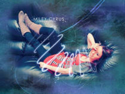 I-a priviti la poza asta cu Miley - Club Miley Cirus-propus de MiRu21