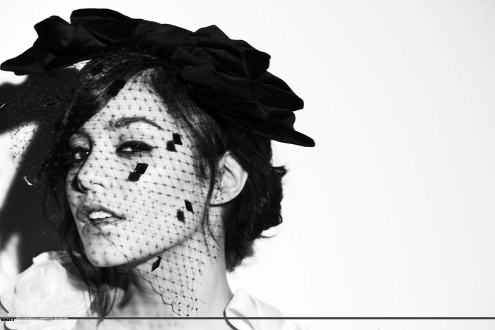 vanessaannehudgens_net-photoshoot-apr09-instyleuk-005 - vanessa photoshoot 4