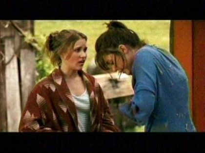 normal_capss005 - Hannah Montana the movie trailer captures