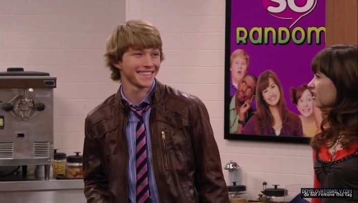 SWAC-screencaps-sonny-with-a-chance-8419302-720-408 - Poze Sonny With A Chance