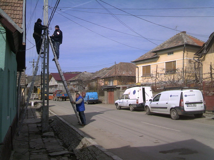 3 unit-uri la atac; 3 colegi
