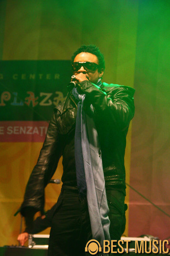 134gh - Poze Shaggy Sun Plaza Bucuresti DJ Stalin Sun Plaza