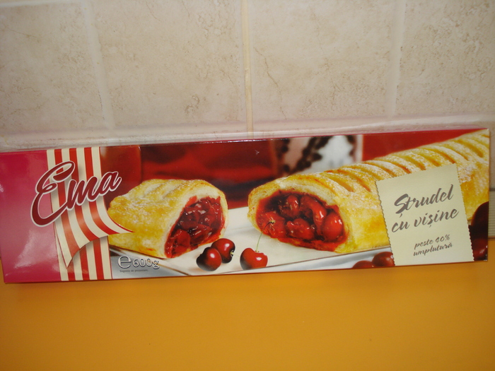 STRUDEL CU VISINE - GUSTOS