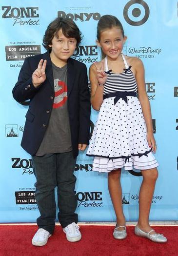 Noah-Lindsey-Cyrus-720699,342664