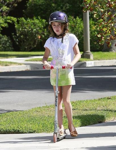 Noah-Lindsey-Cyrus-720699,342677