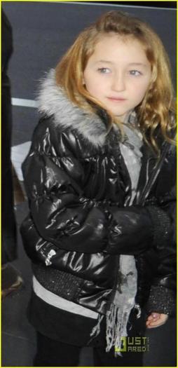 Noah-Lindsey-Cyrus-720699,371656