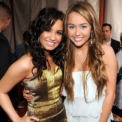miley-cyrus-demi-lovato; Miley Cyrus Si Demi Lovato

