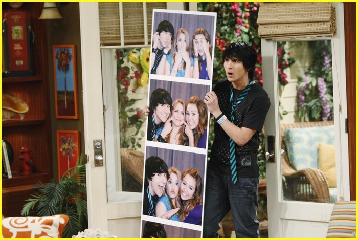 hannah-montana-stay-go-19