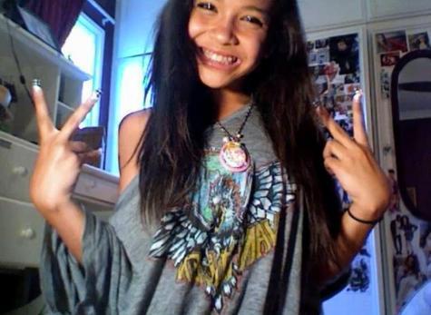 PEUUFEZGYGHNTDQFIVY - Stella Hudgens