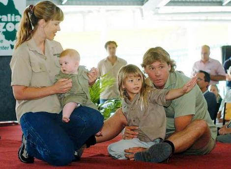 steveirwinfamilyshot_wideweb__470x344,0 - steve irwin