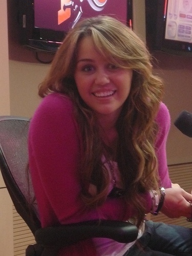 WLITTGLIPTDNLYIROOR[1] - poze miley cyrus