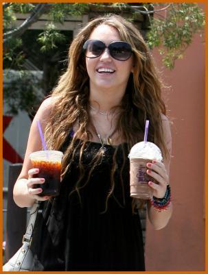 23-1243260966-miley_cyrus413_4a1a8a4eaea29-t - Album pentru Milezzsweetgirl
