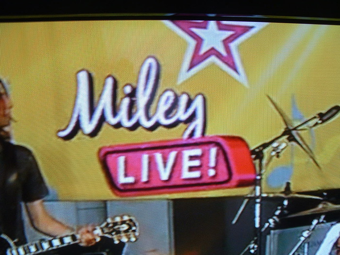 MileyCyrusLIVE 010