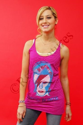 ashleymtisdale-dot-com_modeling-set009-002