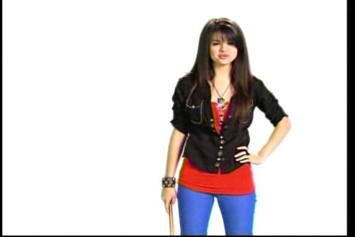 5 - Selena Gomez intro DisneyChannel2