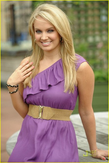 tiffany-thornton-believe-thanksgiving-01 - tyffany thoronto