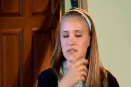 normal_soccermomfeatures02d9_BMP - Emily Osment Soccer mom interviu