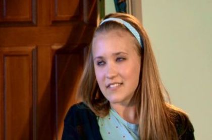 normal_soccermomfeatures010_BMP - Emily Osment Soccer mom interviu