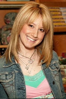 normal_14 - Club Ashley Tisdale