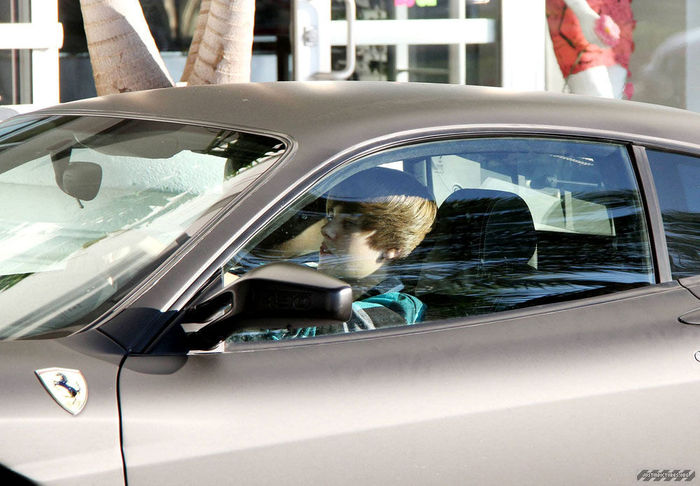  - 0_0 Justin Driving In Miami Beach 0_0