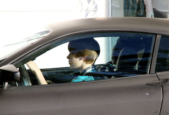  - 0_0 Justin Driving In Miami Beach 0_0