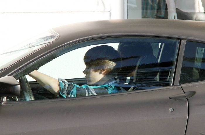  - 0_0 Justin Driving In Miami Beach 0_0