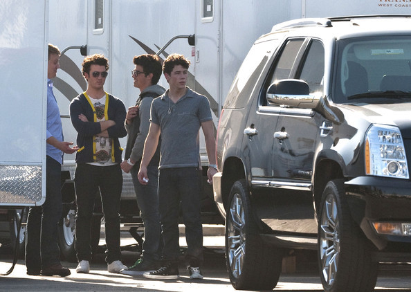 Jonas+Brothers+film+Santa+Monica+GKhYIN-dD_Fl - Jonas Brothers film in Santa Monica