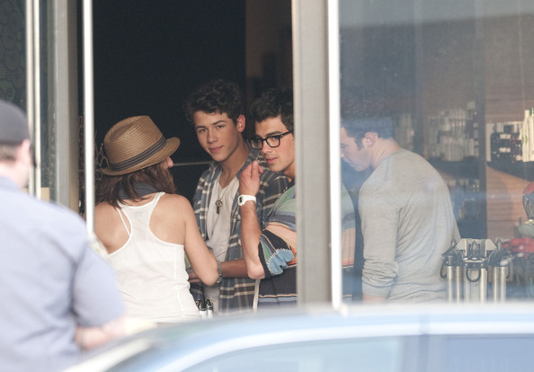 Jonas+Brothers+film+Santa+Monica+tvelNsnTycbl