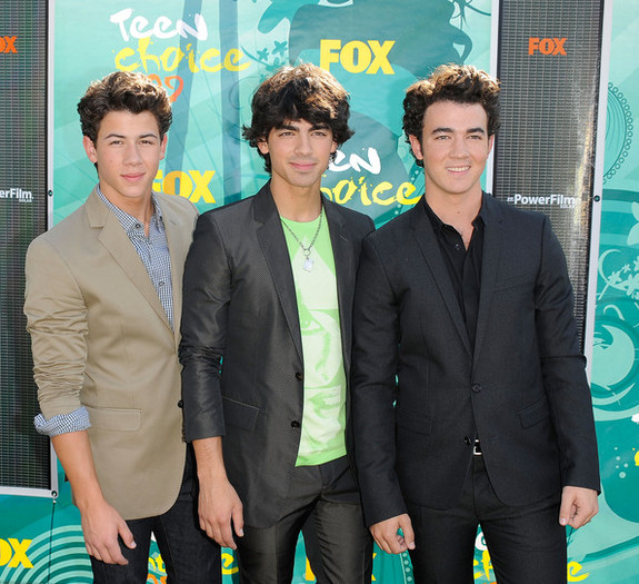 2009+Teen+Choice+Awards+Arrivals+n2xDeA_t2AJl - z 2009 Teen Choice Awards - Fashion Choices