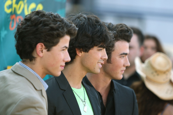 2009+Teen+Choice+Awards+Arrivals+uWr_Q3S48t3l - z 2009 Teen Choice Awards - Fashion Choices