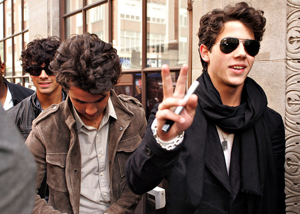 Jonas+Brothers+Arriving+Radio+1+Studios+bjDqUOBSucdl - Jonas Brothers Arriving At Radio 1 Studios