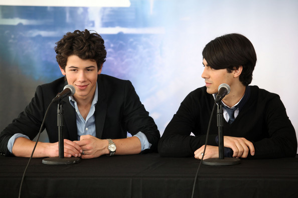 Jonas+Brothers+Announce+Surprise+Theater+Invasions+bCbWxVPlNYLl - Jonas Brothers Announce Surprise Theater Invasions