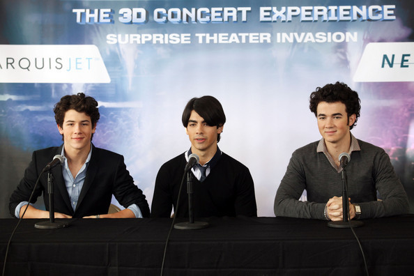 Jonas+Brothers+Announce+Surprise+Theater+Invasions+cB_23esmKMPl - Jonas Brothers Announce Surprise Theater Invasions
