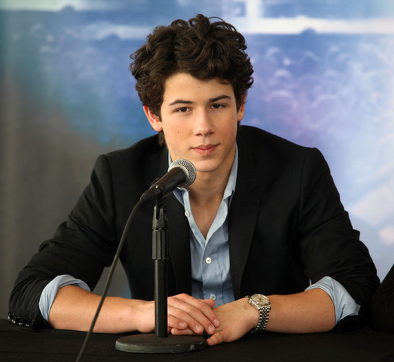 Jonas+Brothers+Announce+Surprise+Theater+Invasions+ISJ-_k82NDVl