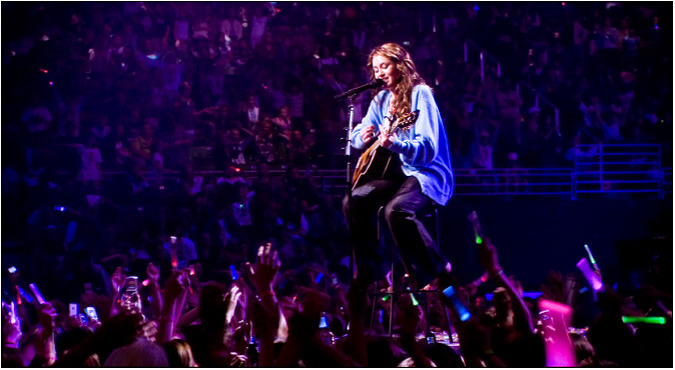 HF7Y6298_hannah_montana_and_miley_cyrus_concert_blu-ray - 000-HM si MC