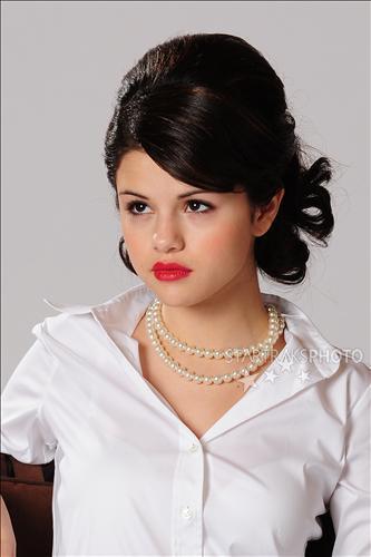 Selena-photoshoot-selena-gomez-6009339-333-500