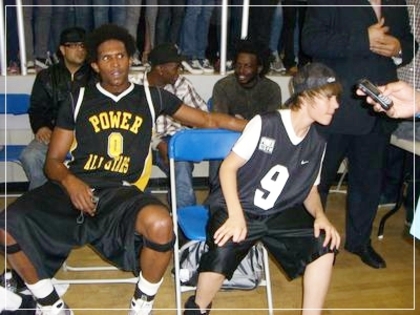  - 0_0 Justin  playing basketball 0_0