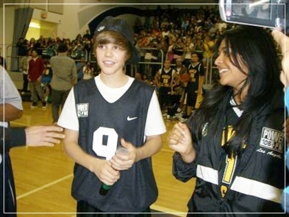  - 0_0 Justin  playing basketball 0_0