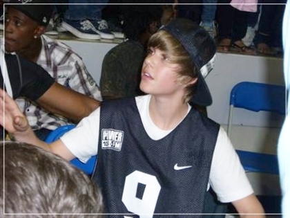  - 0_0 Justin  playing basketball 0_0