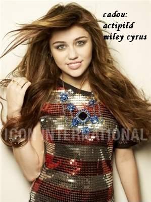 10437275_XNHPGAZNE - SUPER REVISTA MILEY CYRUS