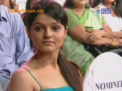 24020_101641796538756_100000788087257_46132_4942430_n - 0-Triunghiul Iubirii-Choti Bahu Sindoor Bin Suhaag