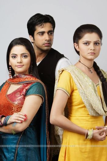 32181-dev-radhika-and-vishaka-in-chhoti-bahu-sindoor-bin-suhaagan - 0-Triunghiul Iubirii-Choti Bahu Sindoor Bin Suhaag