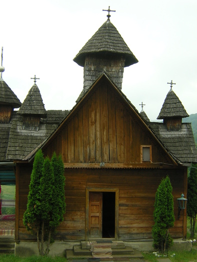 Biserica Veche-Intrarea - Manastirea Rohita - Maramures